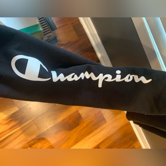 Black Cropped Champion Hoodie - Picture 2 of 3